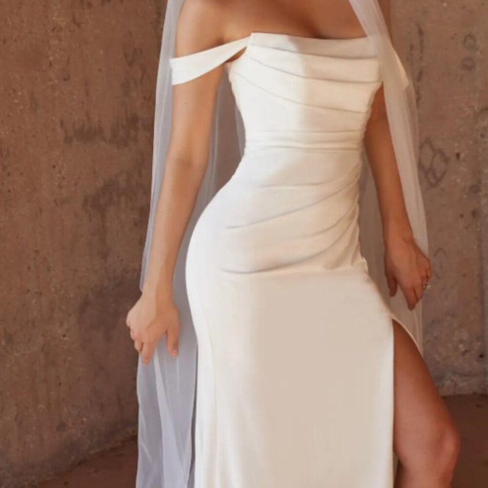 Azazie Moonlight Dress Diamond White Size 2 WD2